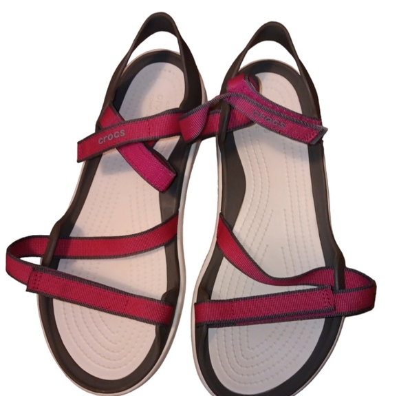 Crocs - Picture 1 of 7